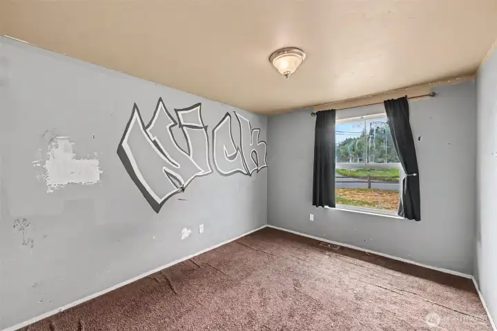 Guest bedroom.