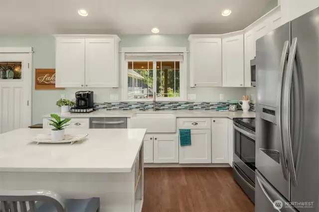 Stainless Appliances & Quartz Countertop