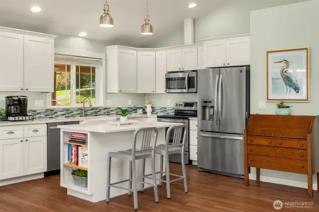 Sunny Shaker-Style Kitchen