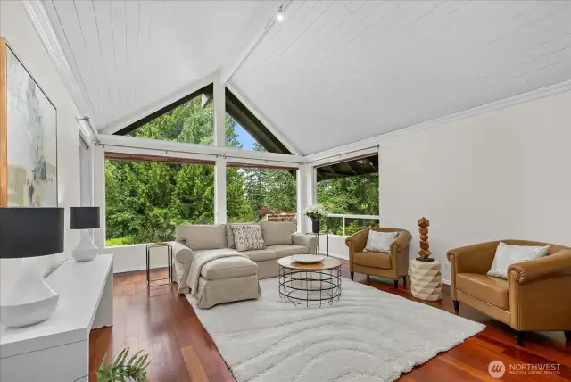 Spacious living room