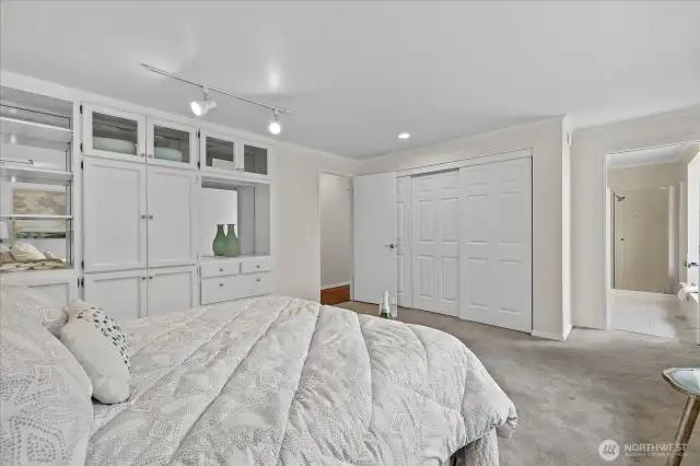 Primary suite