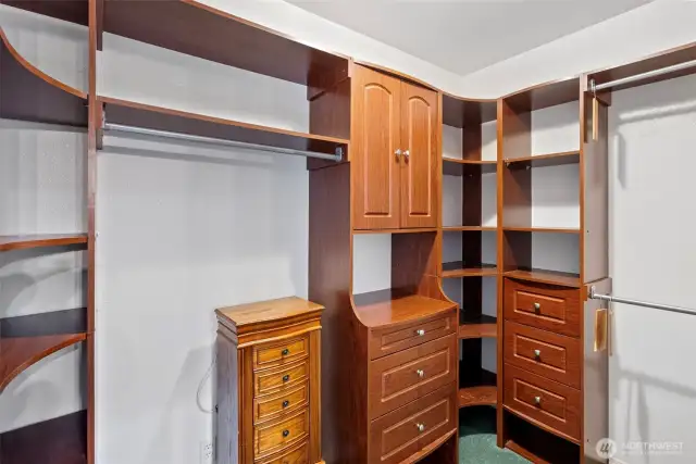 Well equipped walk in closet.