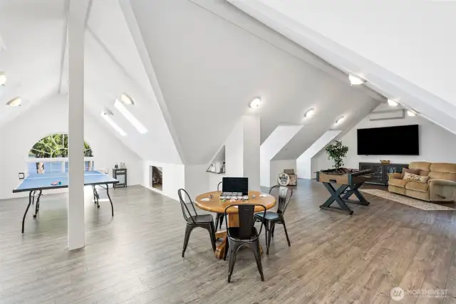 Upper level game room
