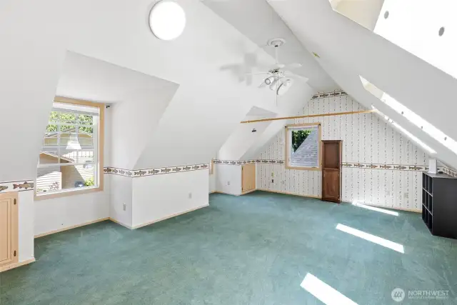 Upper level 2nd bonus room