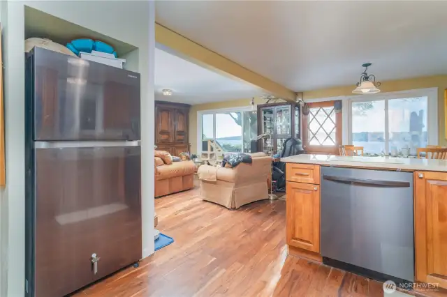 Newer Black Stainless Appliances