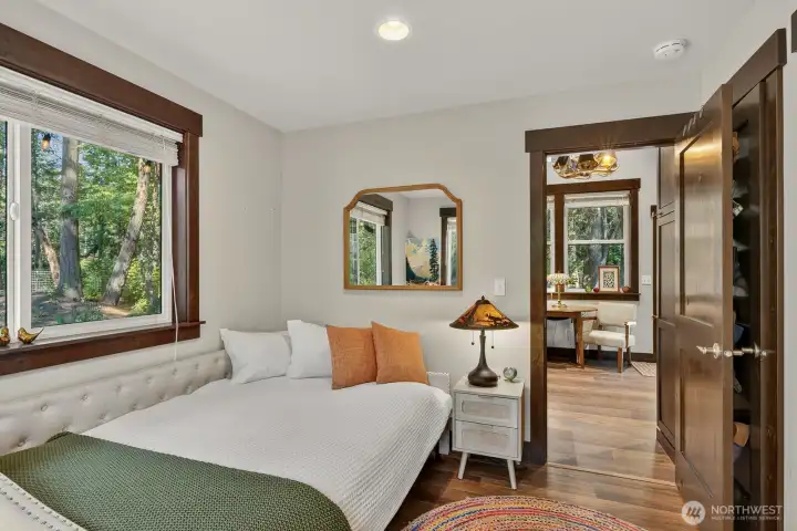 Primary on main-level