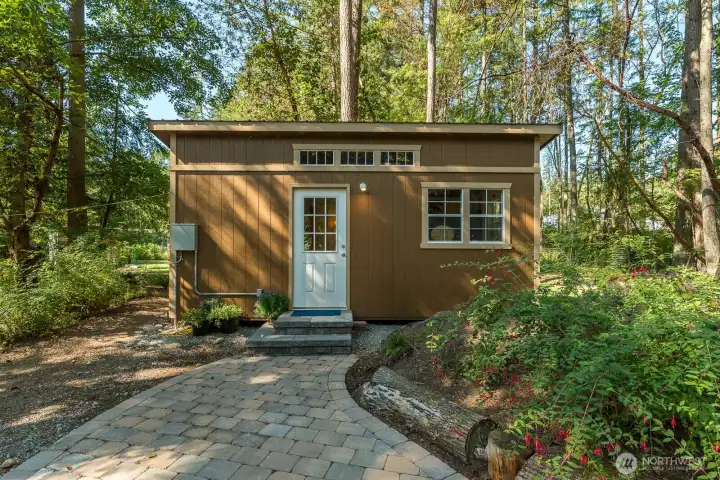 Cobblestoned pathway