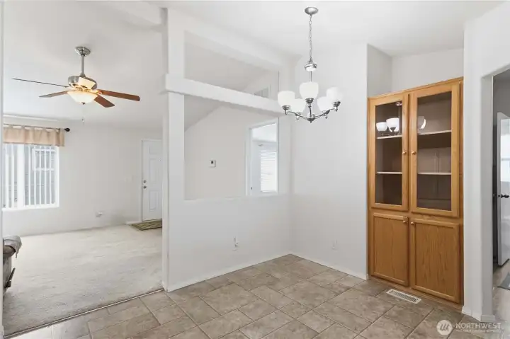 Eating space in kitchen