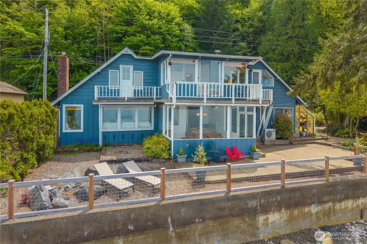 Approx 75 ft of buklheaded waterfront