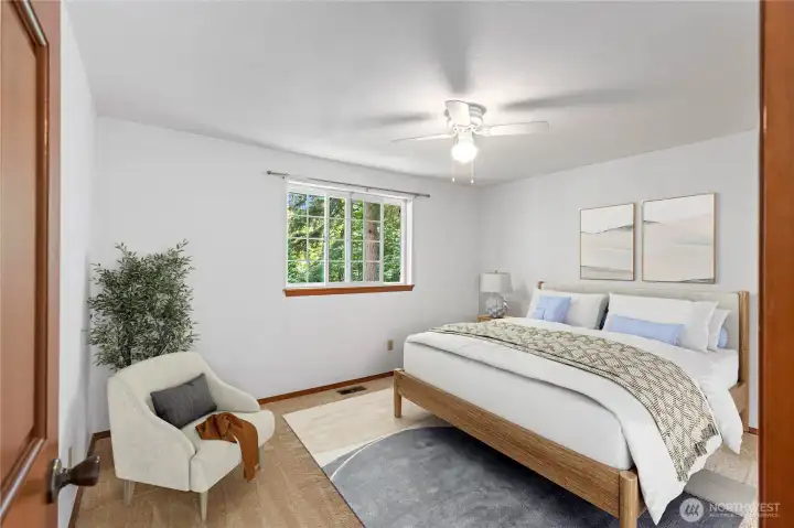 Upstairs: Bedroom 3 (virtually staged) Upstairs: Bedroom 3 (virtually staged)