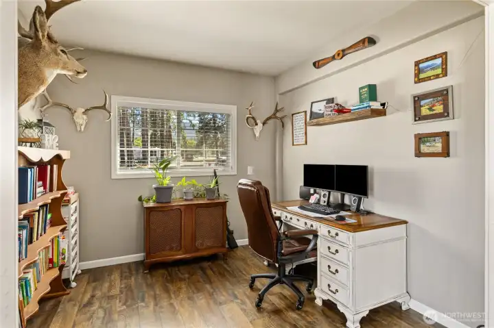Office space downstairs. Office space downstairs.