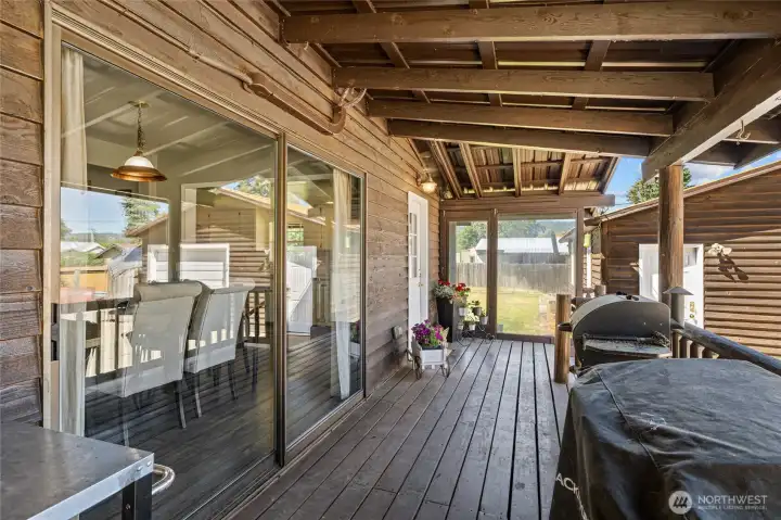 Side deck is a great extension of the living area. Side deck is a great extension of the living area.