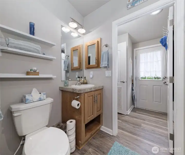 Full guest bathroom