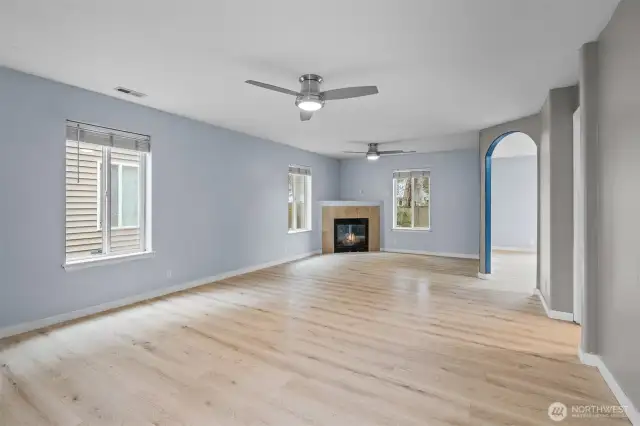 Family Room w/fireplace