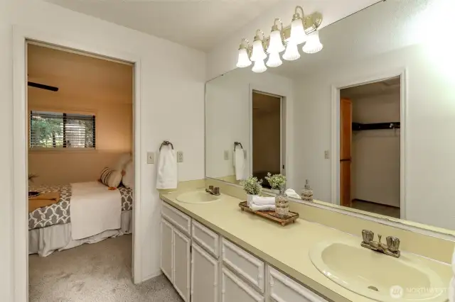 En Suite Bath