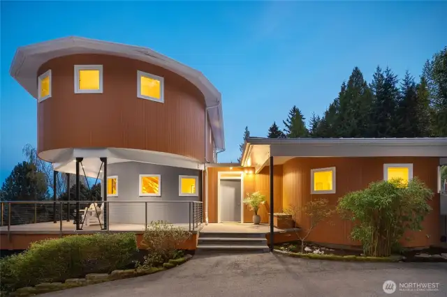 Architecturally designed by Heikki Seppa and Laurie Lyall.