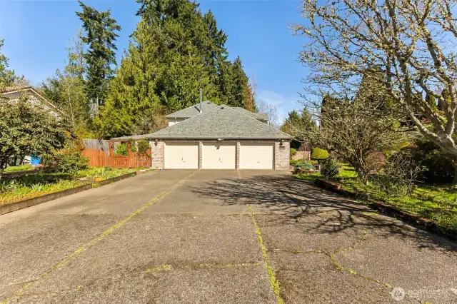 Welcome Home! 3-car Garage and Huge Driveway!
