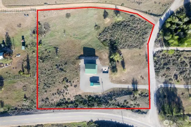 Mostly Level 3 Acre Lot with 2 bed 1 bath Cabin just 1.5 Miles from Winthrop! County maintains West Chewuch rd. Northcott road maintained privately and snowplowed.