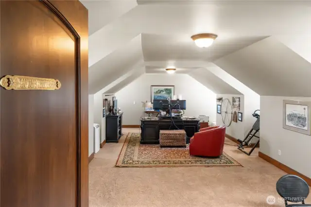 Large great room above garage