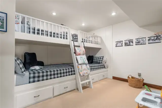 Downstairs bunk room