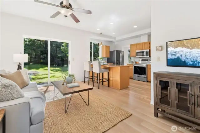 Bonus room with ceiling fan.