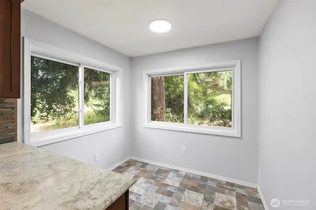 8x6 Breakfast Nook.
