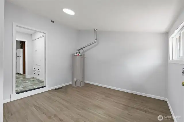 Downstairs Utility room 13x10