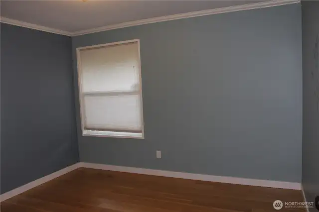 Bedroom 1 entry