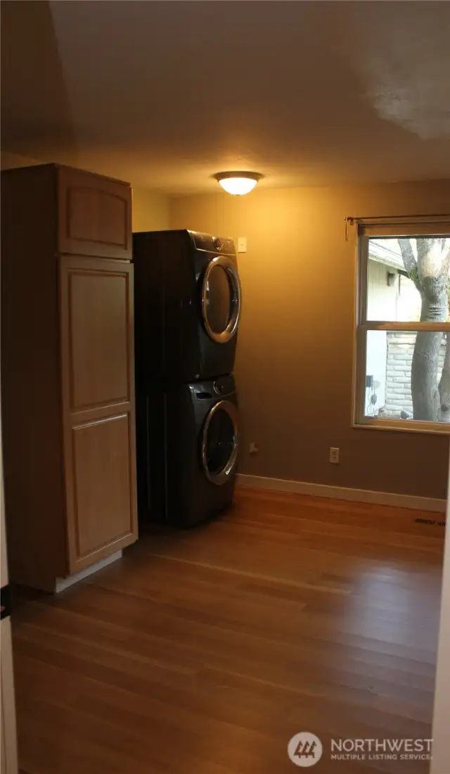 Bedroom 2/Laundry room