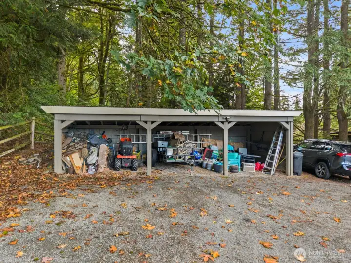 Extra covered storage space for all your gear, tools, and outdoor essentials