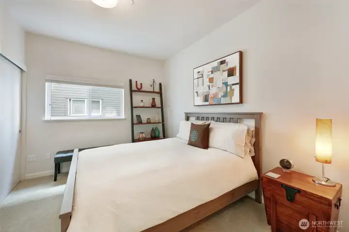 Guest bedroom with closet built-ins