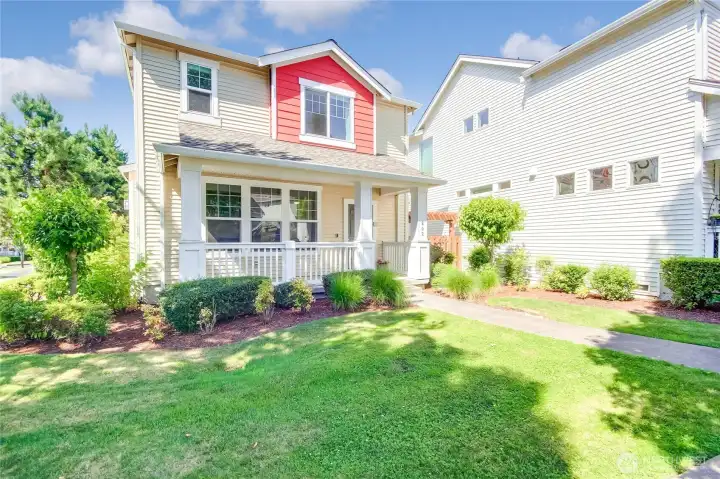 Beautiful 2 story home loaded with upgrades & features(See last photos for descriptions). Big corner lot with extra parking close by & walking distance to neighborhood parks & Lakeland Town Center.