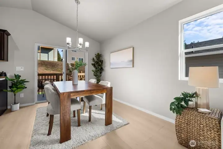 Photographs are for illustrative purposes only. Features, finishes, interior/exterior colors, landscaping and floorplan shown may vary from actual homes built