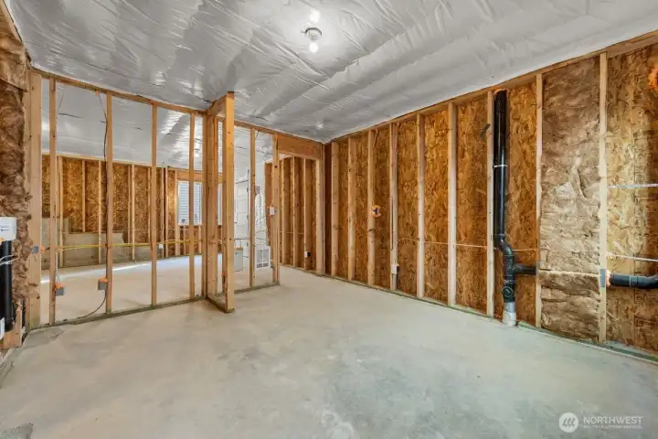 Photographs are for illustrative purposes only. Features, finishes, interior/exterior colors, landscaping and floorplan shown may vary from actual homes built