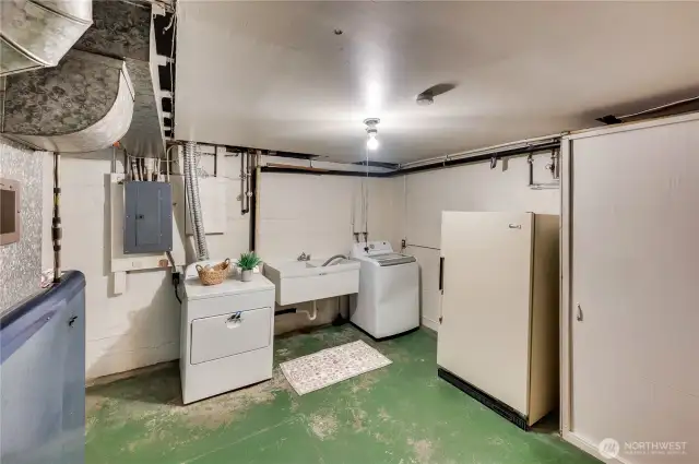 Large laundry Area