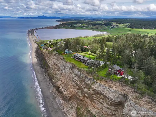House sits back from the bluff. GEO done as home was built in 2018.