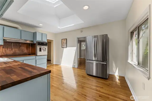 Kitchen view from Utility Room entryway