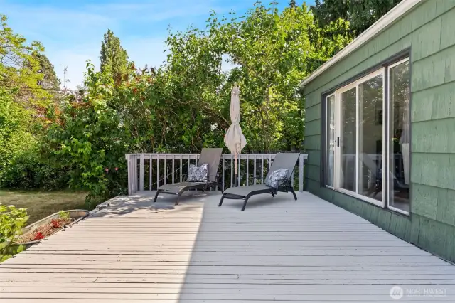 Large deck with slider that connects to Living Room