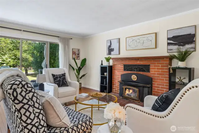 Spacious Living Room with fireplace