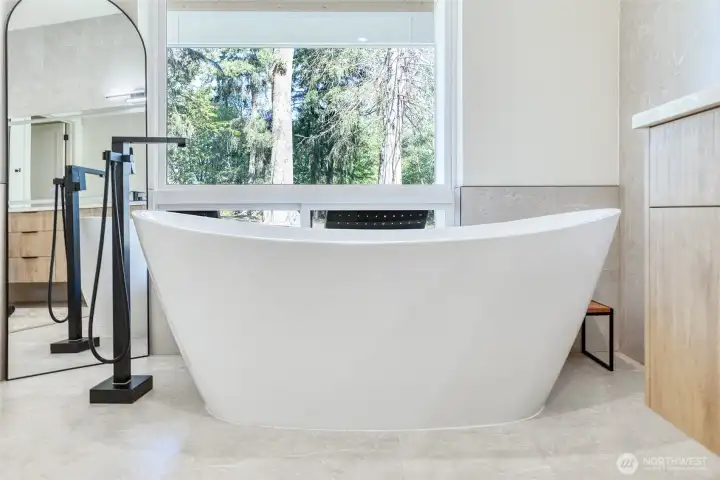Master Tub