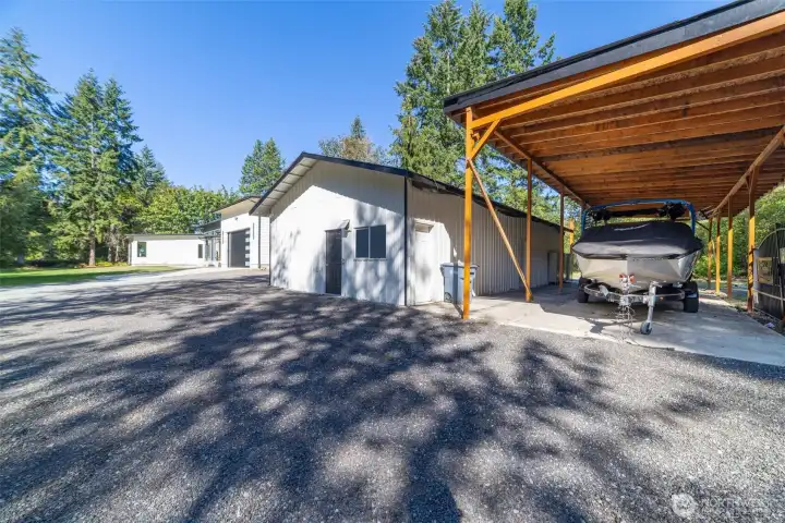 Carport & Detached Garge