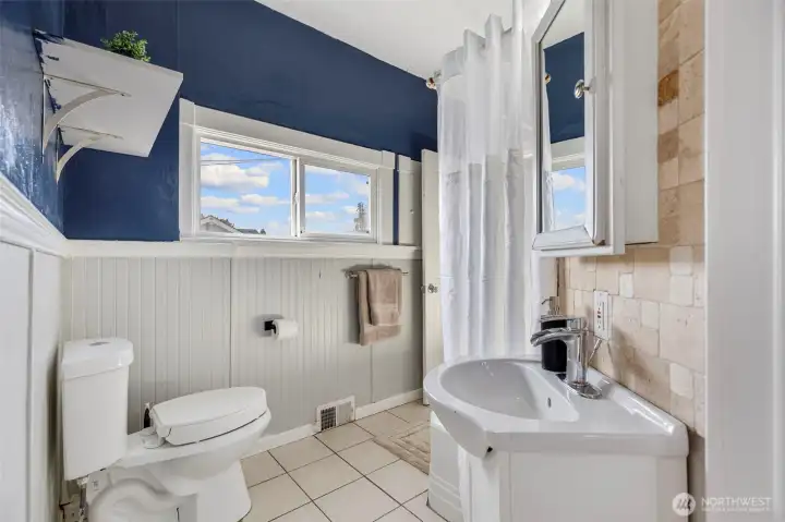Main Bathroom