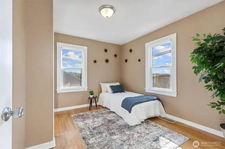 2nd Bedroom