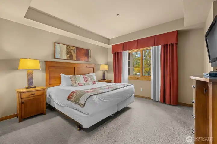 Vast primary bedroom