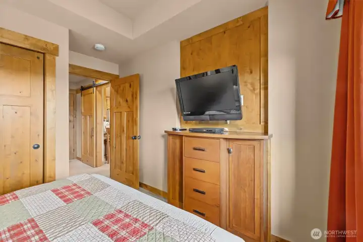 3rd bedroom has 2nd mounted TV