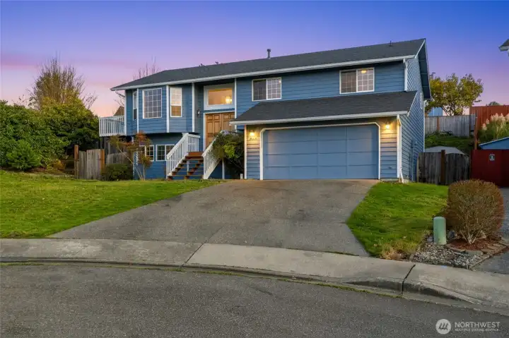 Tucked at the end of a quiet culdesac in beautiful Northpointe neighbordhood.