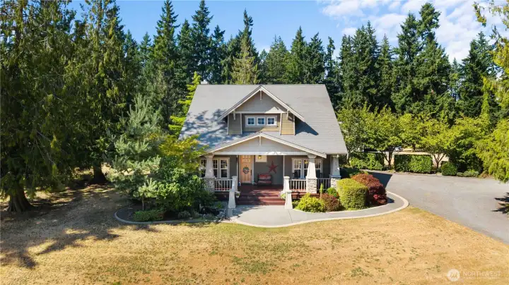 This home is a must see for peace and tranquility yet 19 min to Bonney Lake and 20 min to Enumclaw!  Perfect