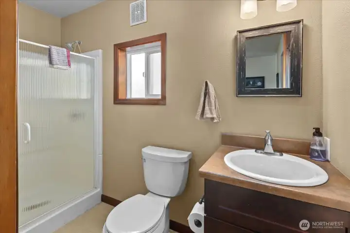 Barn apartment bathroom