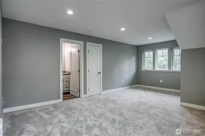 3rd bedroom - 2nd floor