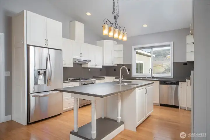 Center island with bar sink